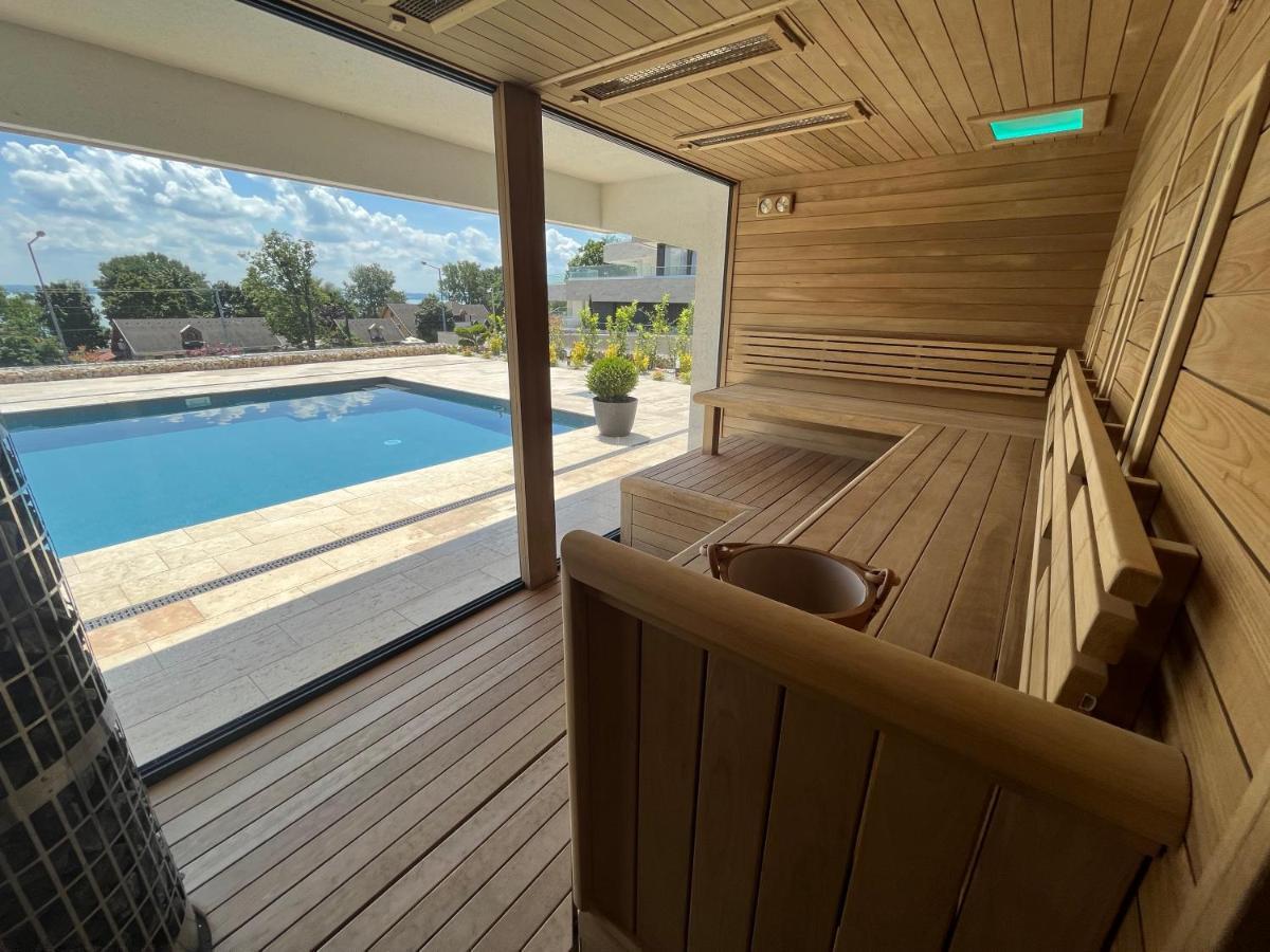 Club Panorama Premium Apartment Alsóörs Екстериор снимка